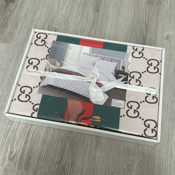 New queen size bedding set - Picture 1 of 5